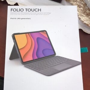 Logitech Folio Touch Keyboard Case for iPad Air (4th Gen) - Gray